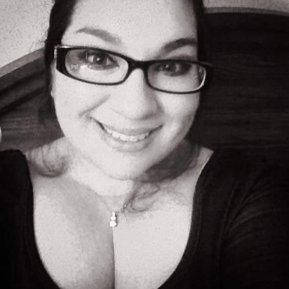 Meet your Posher, Elisa - Picture 1 of 1